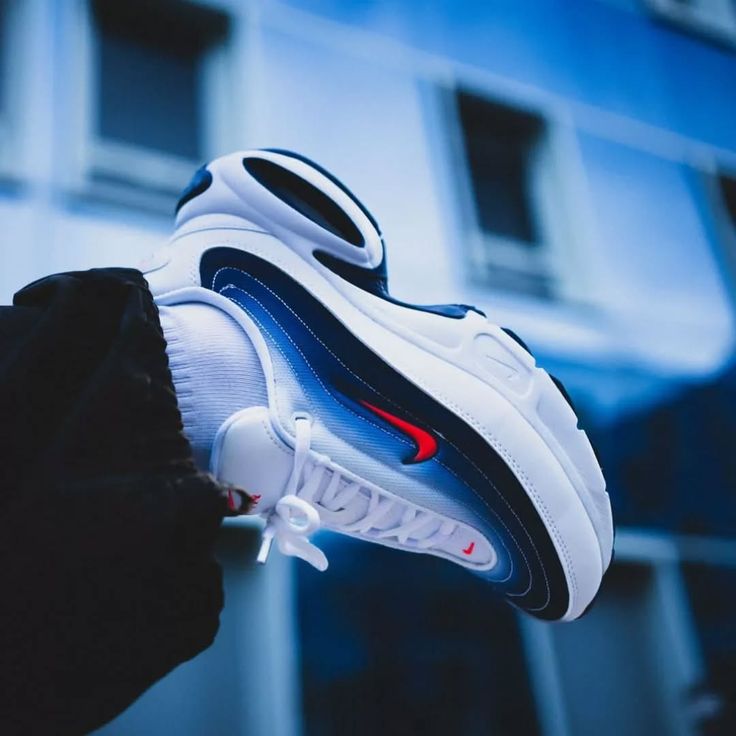 Vint Sneakers